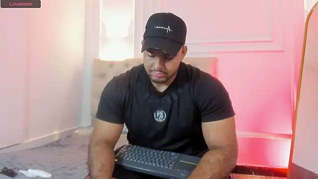 Big furry bear13 online show from January 17, 2026, 4:54 pm