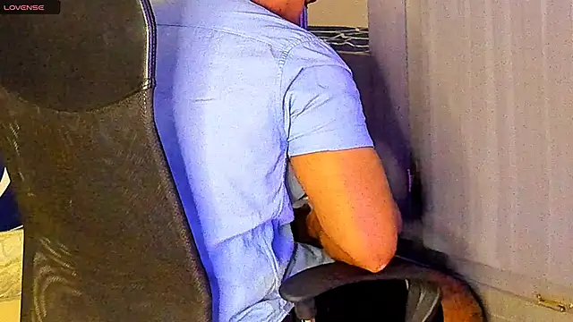 Snapshot of Big_furry_bear13 chatting on February 27, 2025, 5:40 am Big furry bear13 online show from February 27, 2025, 5:40 am