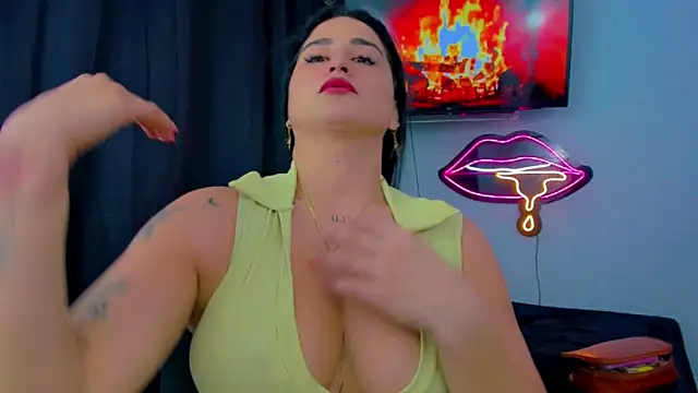 sunshine uwu22 online show from March 25, 2026, 7:13 pm