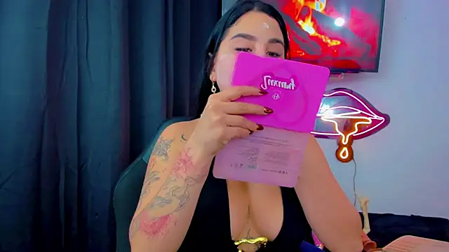 sunshine uwu22 online show from April 12, 2026, 7:17 pm