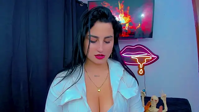 sunshine uwu22 online show from April 15, 2026, 6:23 pm