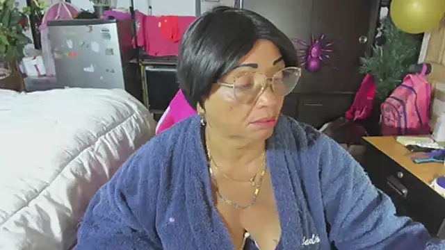 Snapshot of Mrs_mommy_ chatting on November 18, 2025, 6:55 pm Mrs mommy online show from November 18, 2025, 6:55 pm