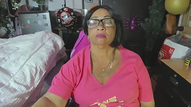 Snapshot of Mrs_mommy_ chatting on November 7, 2025, 10:03 pm Mrs mommy online show from November 7, 2025, 10:03 pm