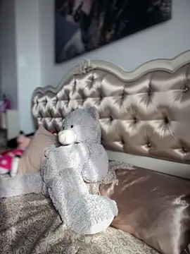 Snapshot of HotXMom chatting on March 25, 2026, 7:08 am HotXMom online show from March 25, 2026, 7:08 am