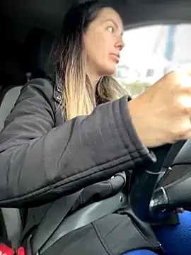 HotXMom online show from November 7, 2025, 6:51 am