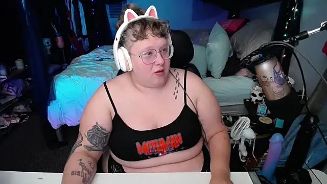 Snapshot of FatVeronica chatting on January 18, 2025, 1:30 am FatVeronica online show from January 18, 2025, 1:30 am