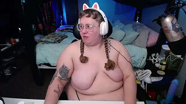 Snapshot of FatVeronica chatting on February 20, 2025, 10:27 am FatVeronica online show from February 20, 2025, 10:27 am