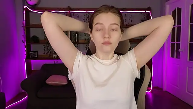 Snapshot of Ksuhesa chatting on February 14, 2026, 1:06 am Ksuhesa online show from February 14, 2026, 1:06 am