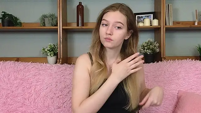 Snapshot of Ksuhesa chatting on November 24, 2025, 1:16 am Ksuhesa online show from November 24, 2025, 1:16 am