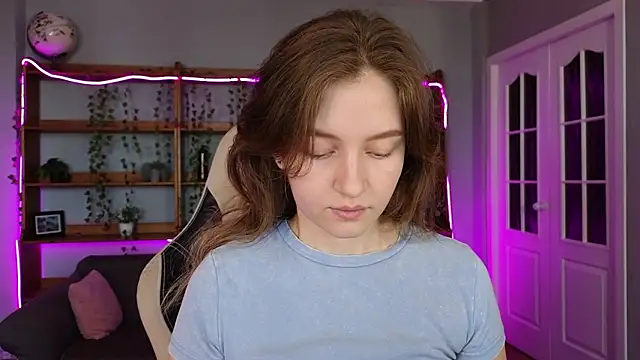 Snapshot of Ksuhesa chatting on February 16, 2026, 8:02 am Ksuhesa online show from February 16, 2026, 8:02 am