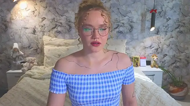 Aurora Golden1 online show from April 5, 2026, 3:13 am