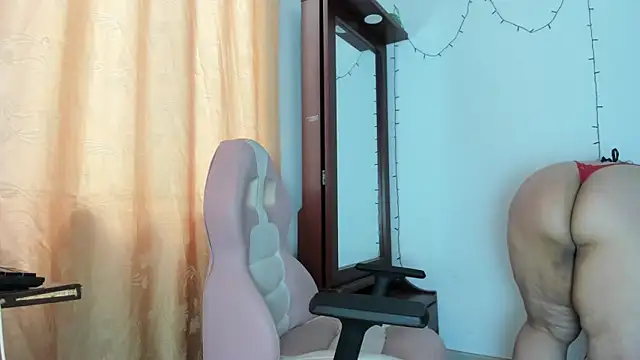 Snapshot of jessica_hot_28 chatting on November 17, 2025, 6:01 pm jessica hot 28 online show from November 17, 2025, 6:01 pm