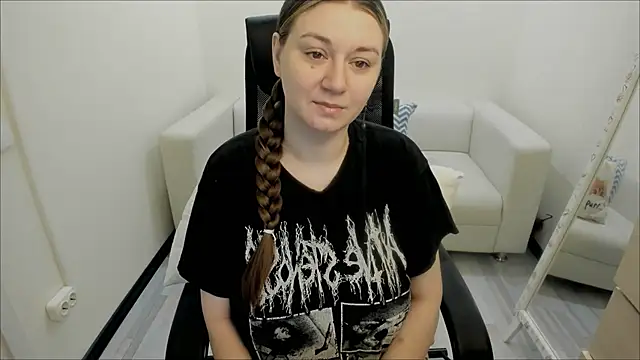 Snapshot of AlisaBacker chatting on March 7, 2025, 8:55 pm AlisaBacker online show from March 7, 2025, 8:55 pm