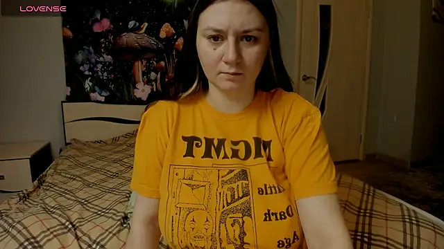 Snapshot of AlisaBacker chatting on December 13, 2025, 8:04 pm AlisaBacker online show from December 13, 2025, 8:04 pm