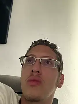 Snapshot of SOYMRX chatting on February 10, 2025, 8:21 pm SOYMRX online show from February 10, 2025, 8:21 pm