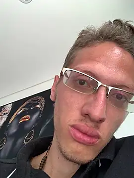 Snapshot of SOYMRX chatting on February 1, 2025, 4:43 pm SOYMRX online show from February 1, 2025, 4:43 pm