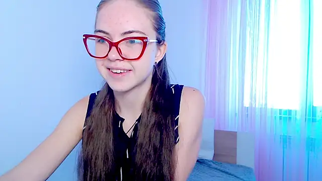 Snapshot of Sarah_HS chatting on November 11, 2025, 3:56 am Sarah HS online show from November 11, 2025, 3:56 am