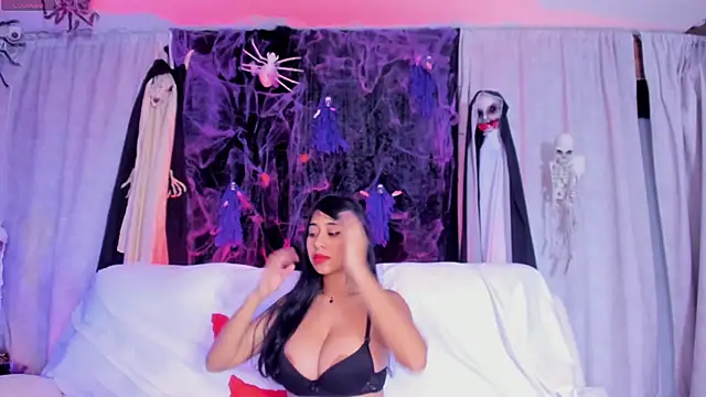 Snapshot of AriSweet chatting on October 23, 2025, 12:59 pm AriSweet online show from October 23, 2025, 12:59 pm