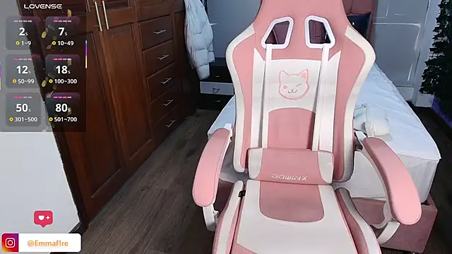 Snapshot of emmars_ chatting on November 15, 2025, 12:20 pm emmars online show from November 15, 2025, 12:20 pm