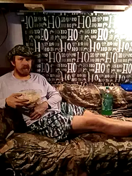 hothippie420 online show from January 4, 2025, 5:05 am