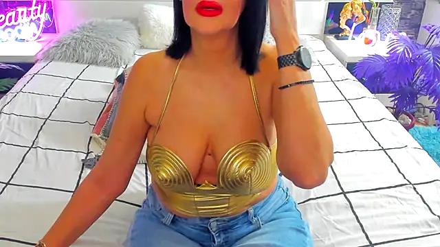 Snapshot of shannon4u chatting on November 14, 2025, 5:27 pm shannon4u online show from November 14, 2025, 5:27 pm