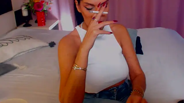 Snapshot of shannon4u chatting on March 16, 2025, 2:10 am shannon4u online show from March 16, 2025, 2:10 am