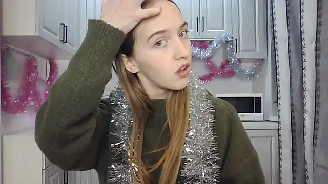 Snapshot of leslie_my_lovee chatting on December 16, 2024, 8:05 pm leslie my lovee online show from December 16, 2024, 8:05 pm