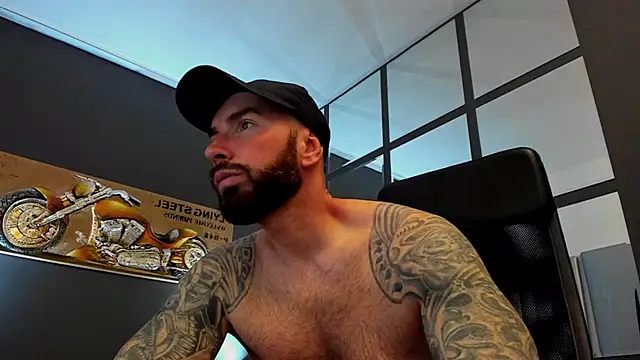 Snapshot of AronGrant chatting on May 10, 2026, 10:41 am AronGrant online show from May 10, 2026, 10:41 am