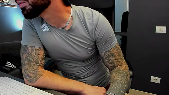 AronGrant online show from November 1, 2025, 11:15 am