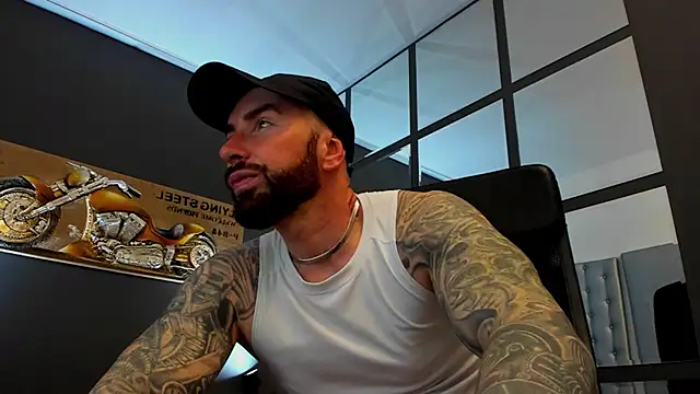 Snapshot of AronGrant chatting on May 24, 2026, 9:42 am AronGrant online show from May 24, 2026, 9:42 am