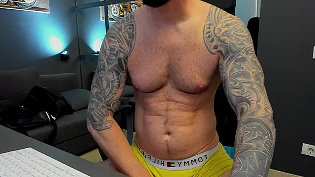 Snapshot of AronGrant chatting on May 4, 2026, 8:50 am AronGrant online show from May 4, 2026, 8:50 am
