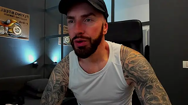 Snapshot of AronGrant chatting on March 26, 2026, 10:13 am AronGrant online show from March 26, 2026, 10:13 am