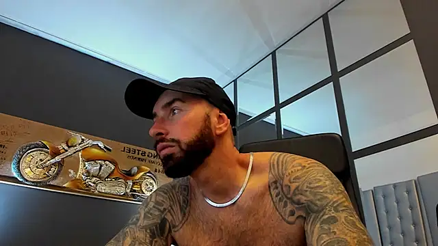 AronGrant online show from November 5, 2025, 10:18 am