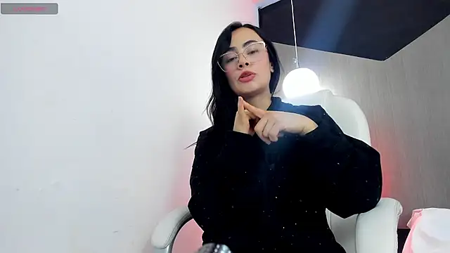 Snapshot of kate_evans1 chatting on April 13, 2026, 11:14 am kate evans1 online show from April 13, 2026, 11:14 am
