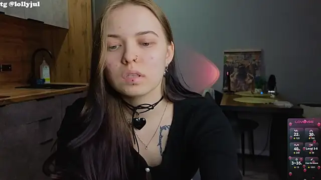 Snapshot of doll_lol_ chatting on March 16, 2025, 2:32 am doll lol online show from March 16, 2025, 2:32 am