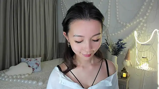 AgnieszkaBanana online show from December 13, 2025, 8:04 pm