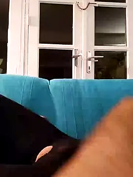 Snapshot of terisdfg chatting on October 20, 2025, 5:35 pm terisdfg online show from October 20, 2025, 5:35 pm