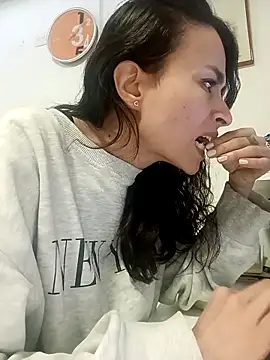 reme ark23 online show from September 25, 2025, 4:07 am