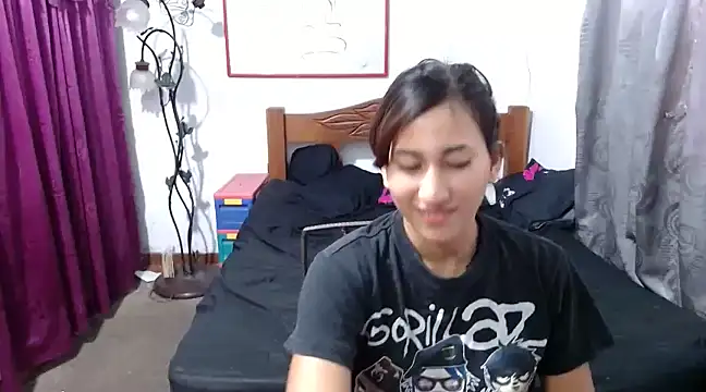 Snapshot of LadyMilk003 chatting on March 5, 2025, 2:12 pm LadyMilk003 online show from March 5, 2025, 2:12 pm