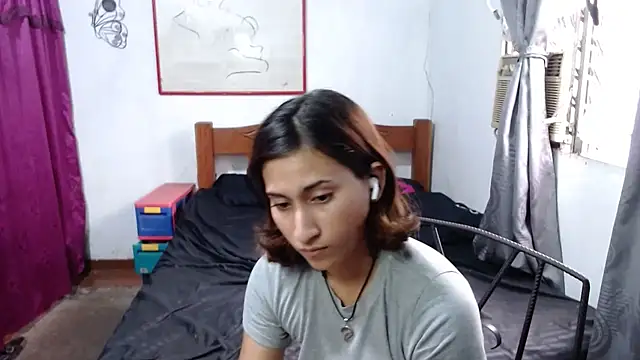 Snapshot of LadyMilk003 chatting on February 26, 2025, 4:27 pm LadyMilk003 online show from February 26, 2025, 4:27 pm