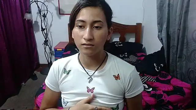 Snapshot of LadyMilk003 chatting on March 15, 2025, 6:54 pm LadyMilk003 online show from March 15, 2025, 6:54 pm