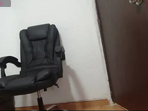 Karentatiana  online show from March 30, 2026, 11:28 pm