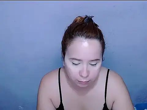 SubLayla01 online show from April 14, 2026, 6:35 pm