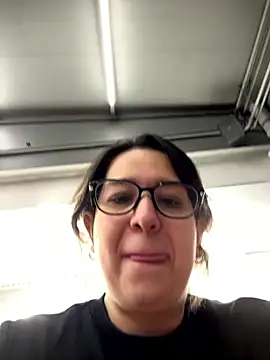 amooraaamoon online show from January 10, 2026, 1:39 pm