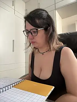 amooraaamoon online show from February 21, 2026, 1:13 pm