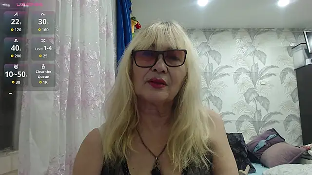 Snapshot of CamDiva113 chatting on December 22, 2025, 2:44 am CamDiva113 online show from December 22, 2025, 2:44 am