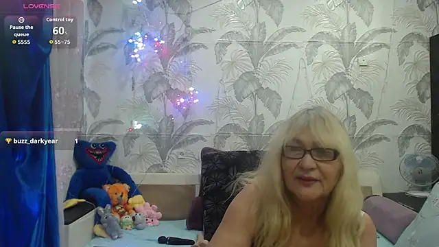 Snapshot of CamDiva113 chatting on January 14, 2026, 2:48 am CamDiva113 online show from January 14, 2026, 2:48 am