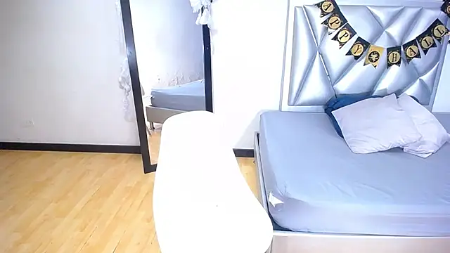 Snapshot of exotic_karmella chatting on October 22, 2025, 8:41 pm exotic karmella online show from October 22, 2025, 8:41 pm