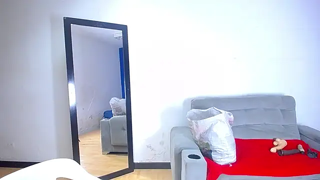 exotic karmella online show from February 19, 2026, 8:50 pm