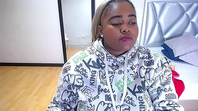 Snapshot of exotic_karmella chatting on November 13, 2025, 8:35 pm exotic karmella online show from November 13, 2025, 8:35 pm